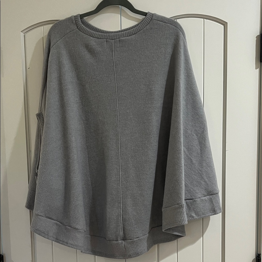 Stylish Gray Sweatshirt - Picture 5 of 6